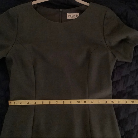 Kasper 2 piece suit, charcoal gray, sz 4 - Picture 10 of 11